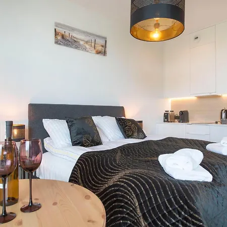 In By The Διαμέρισμα *