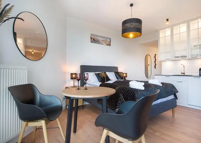 In By The * ポビエロボ