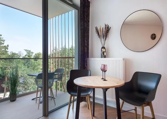 In By The * ポビエロボ