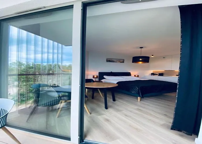 アパート In By The